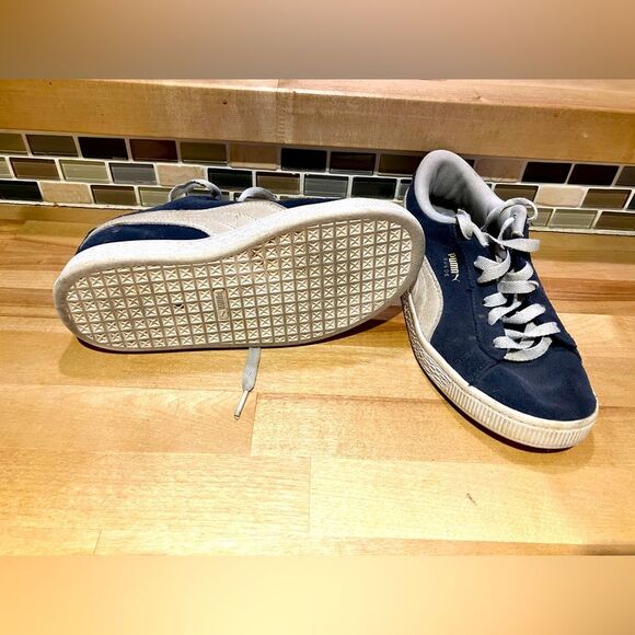 Puma Other - Puma Suede Sneaks, child’s size 3.5 U.S